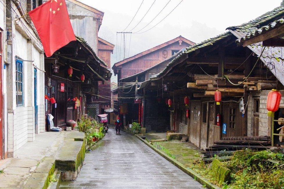 专为十三岁一个人远渡韩国,努力的让人心疼,为什么还有那么多黑王一博?爱好者设计的红迪网社区